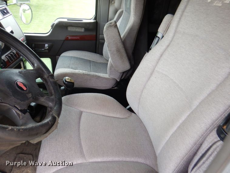 image for item KR9289 2007 Kenworth T800  semi truck