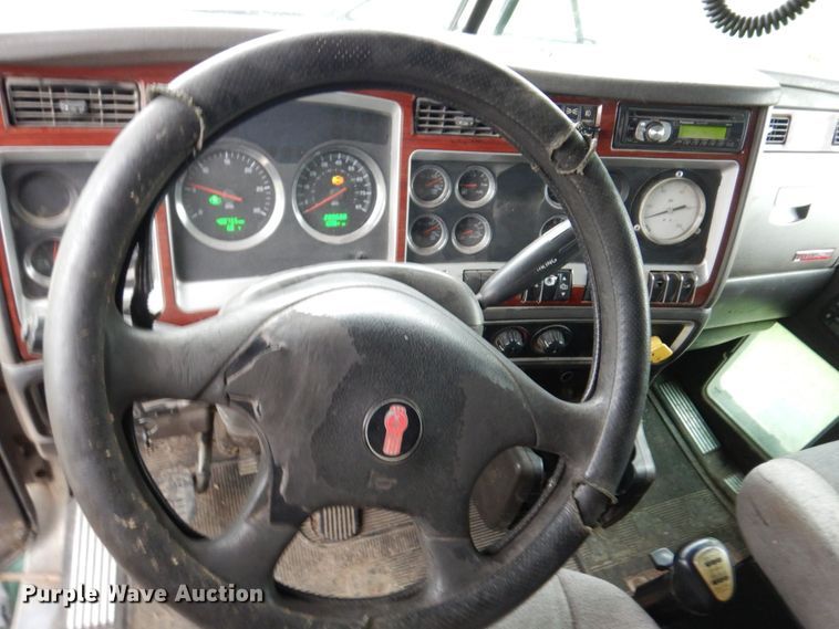 image for item KR9289 2007 Kenworth T800  semi truck