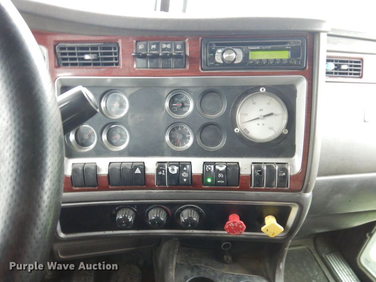 image for item KR9289 2007 Kenworth T800  semi truck