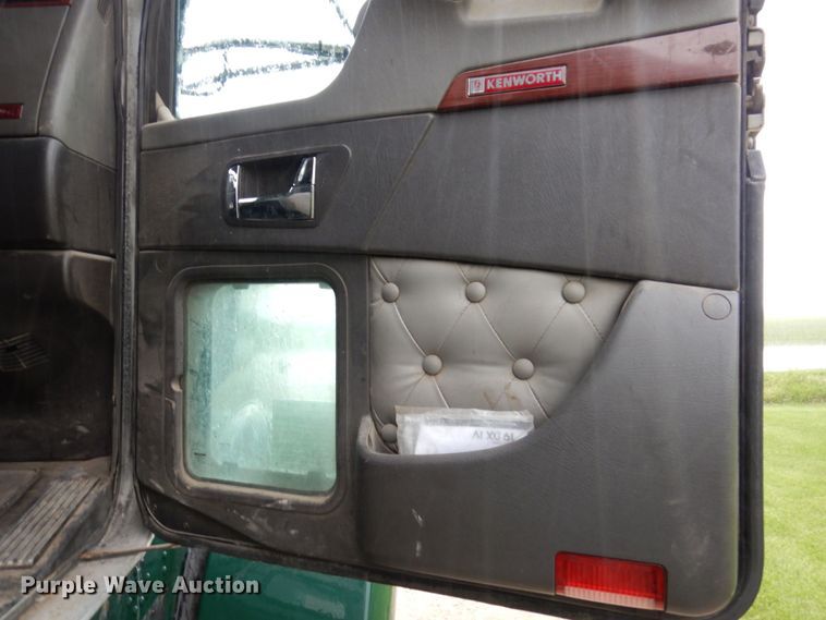 image for item KR9289 2007 Kenworth T800  semi truck