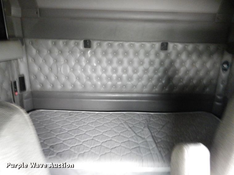 image for item KR9289 2007 Kenworth T800  semi truck