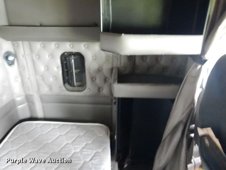 image for item KR9289 2007 Kenworth T800  semi truck