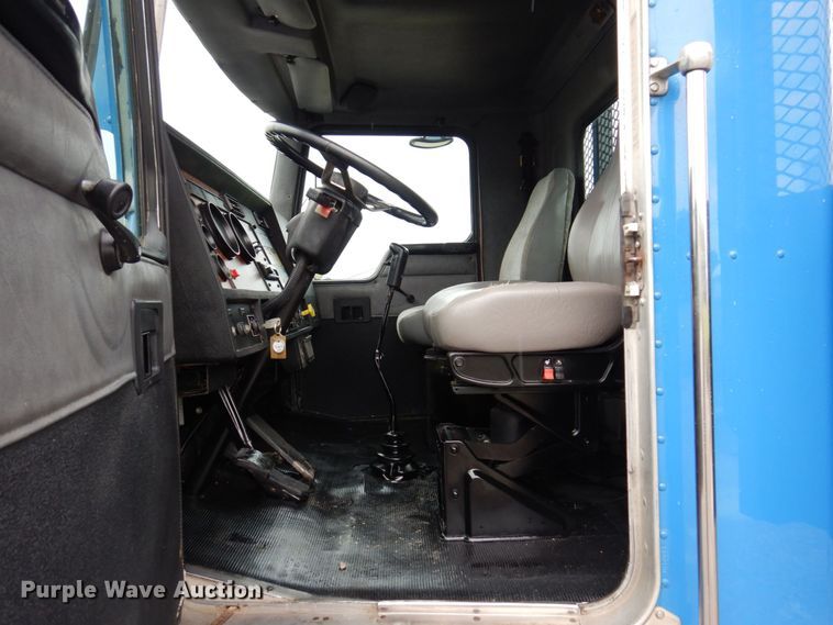 image for item KR9293 2000 Kenworth T300  dump flatbed truck