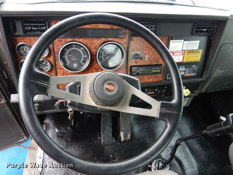 image for item KR9293 2000 Kenworth T300  dump flatbed truck