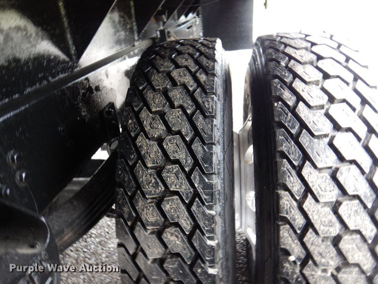 image for item KR9293 2000 Kenworth T300  dump flatbed truck