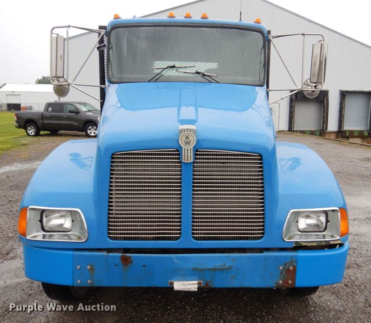 image for item KR9294 2000 Kenworth T300  dump flatbed truck