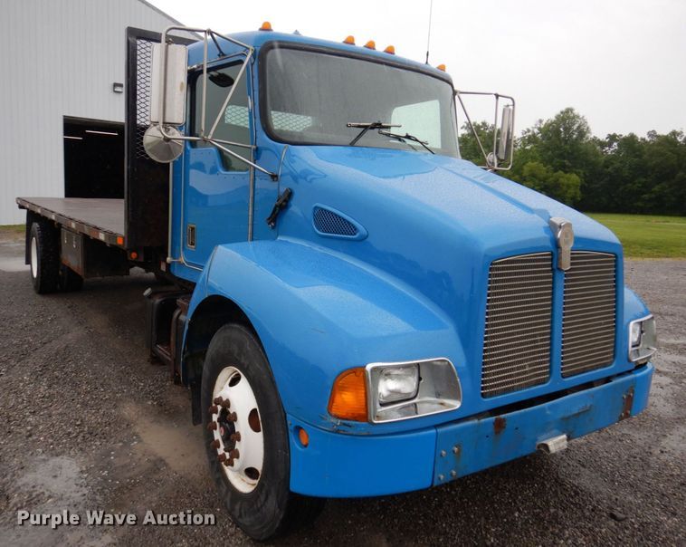 image for item KR9294 2000 Kenworth T300  dump flatbed truck