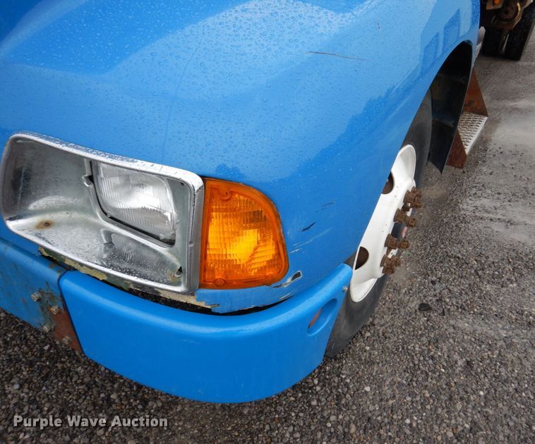 image for item KR9294 2000 Kenworth T300  dump flatbed truck