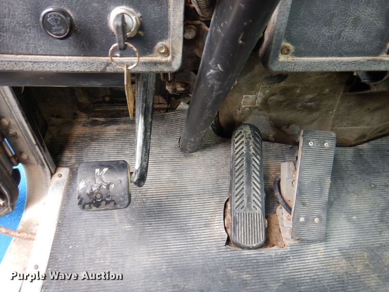 image for item KR9294 2000 Kenworth T300  dump flatbed truck