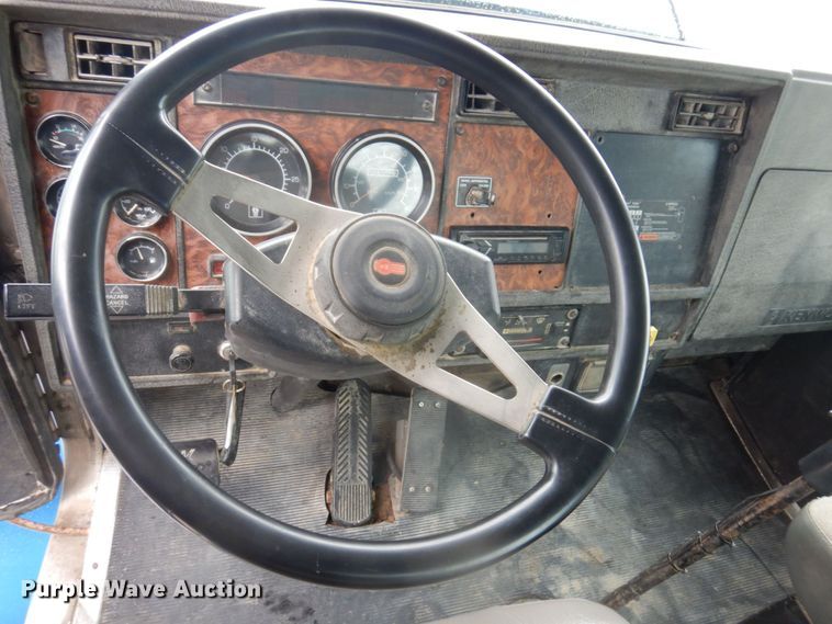 image for item KR9294 2000 Kenworth T300  dump flatbed truck