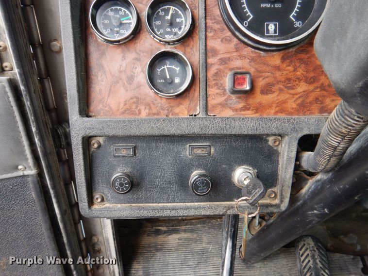 image for item KR9294 2000 Kenworth T300  dump flatbed truck