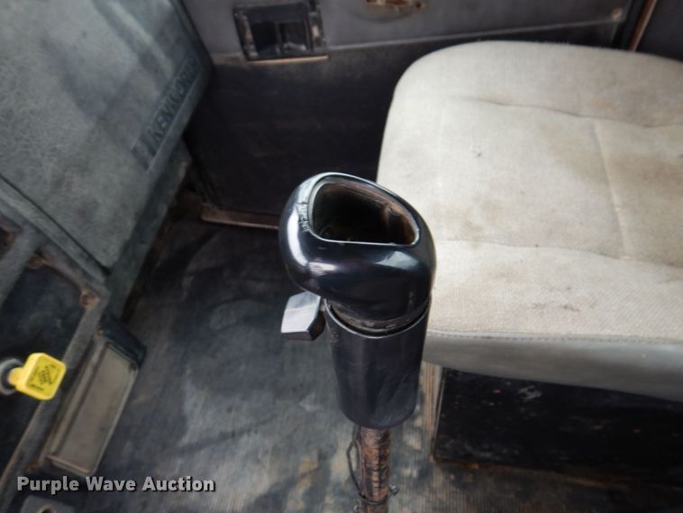 image for item KR9294 2000 Kenworth T300  dump flatbed truck