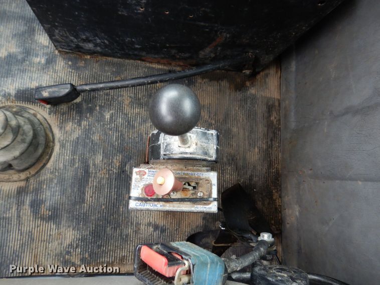 image for item KR9294 2000 Kenworth T300  dump flatbed truck