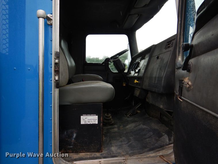 image for item KR9294 2000 Kenworth T300  dump flatbed truck