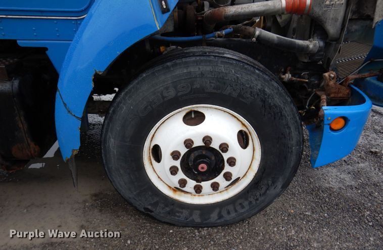 image for item KR9294 2000 Kenworth T300  dump flatbed truck