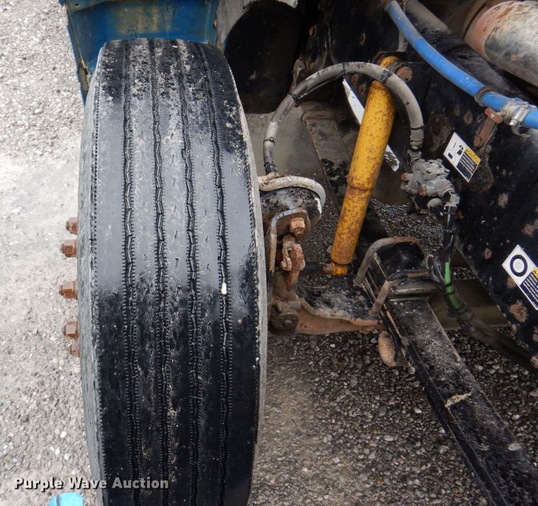 image for item KR9294 2000 Kenworth T300  dump flatbed truck