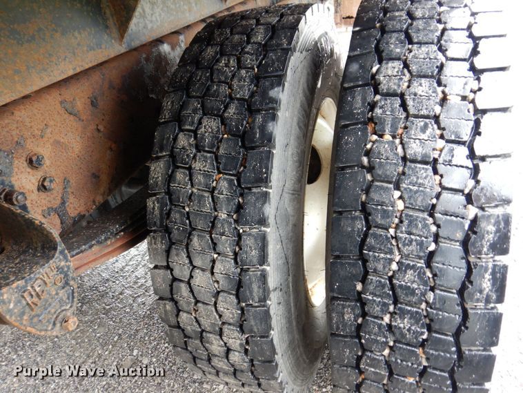 image for item KR9294 2000 Kenworth T300  dump flatbed truck