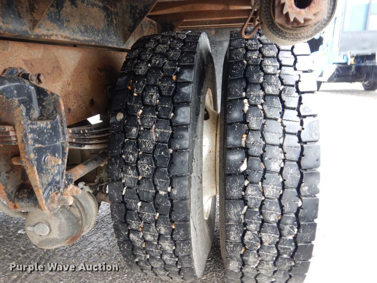 image for item KR9294 2000 Kenworth T300  dump flatbed truck