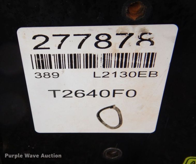 image for item KR9296 2015 Peterbilt 389  truck cab