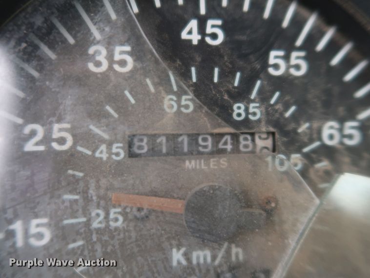 image for item KR9798 1993 Mack CH613  roll-off container truck