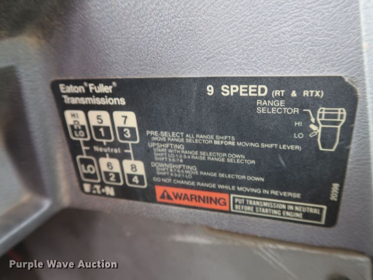 image for item KR9798 1993 Mack CH613  roll-off container truck