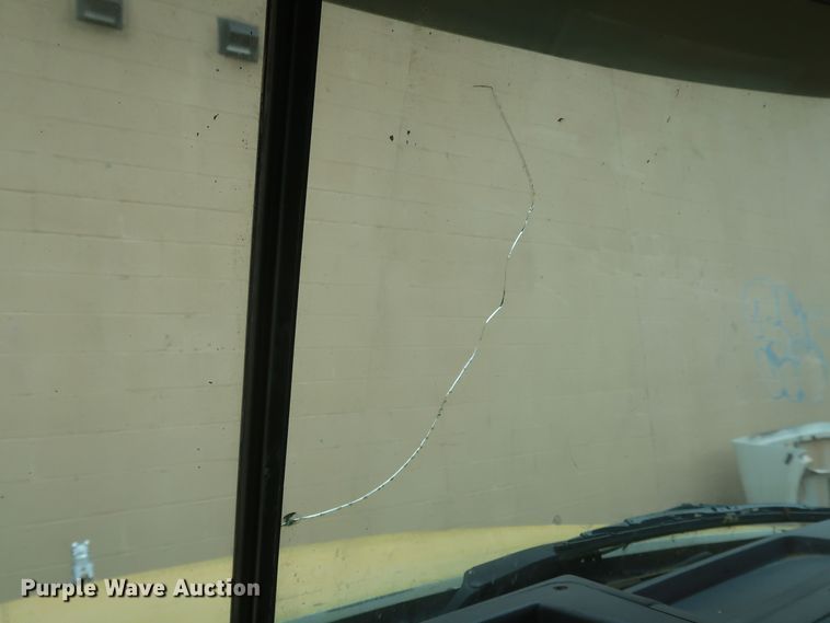 image for item KR9798 1993 Mack CH613  roll-off container truck