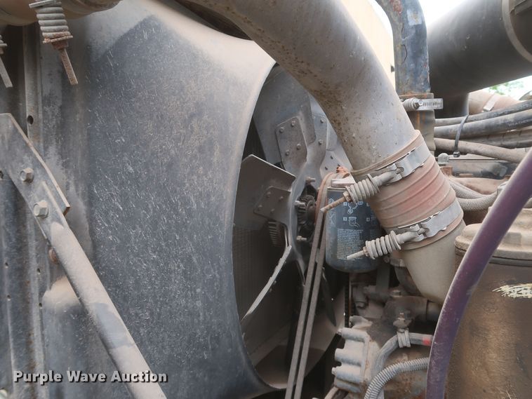 image for item KR9798 1993 Mack CH613  roll-off container truck