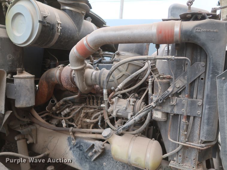 image for item KR9798 1993 Mack CH613  roll-off container truck