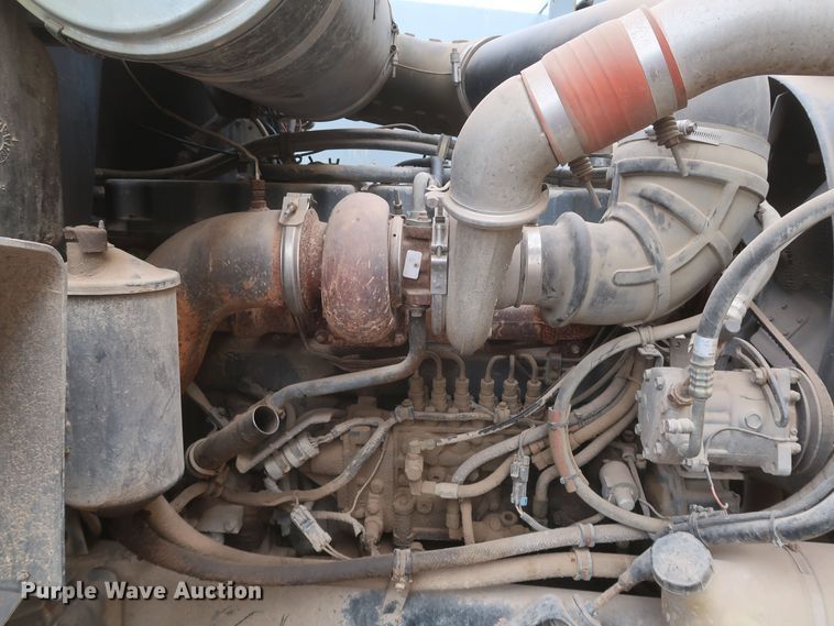 image for item KR9798 1993 Mack CH613  roll-off container truck