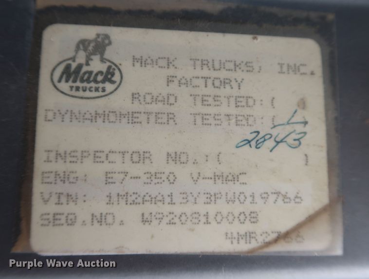 image for item KR9798 1993 Mack CH613  roll-off container truck