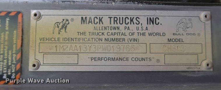 image for item KR9798 1993 Mack CH613  roll-off container truck