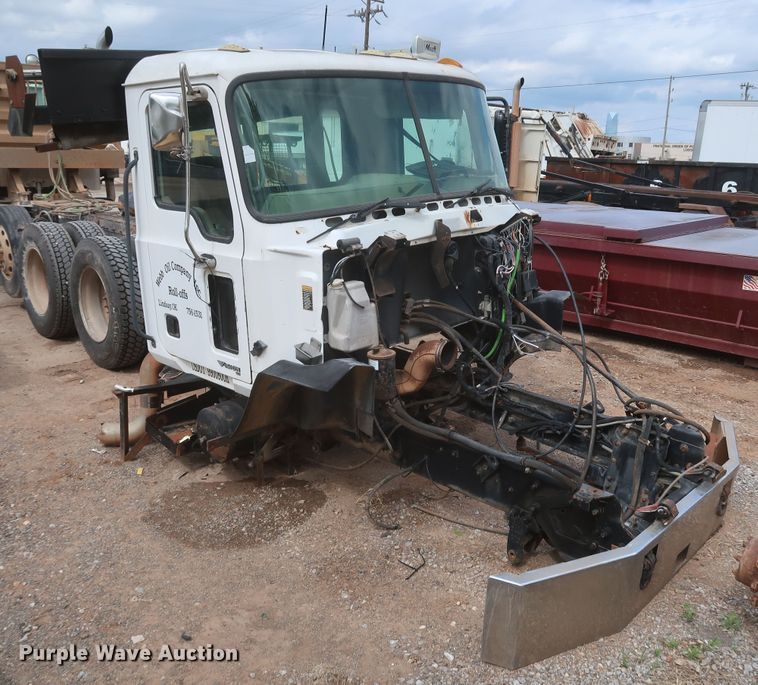 image for item KR9802 2003 Mack CX612 Vision semi truck cab