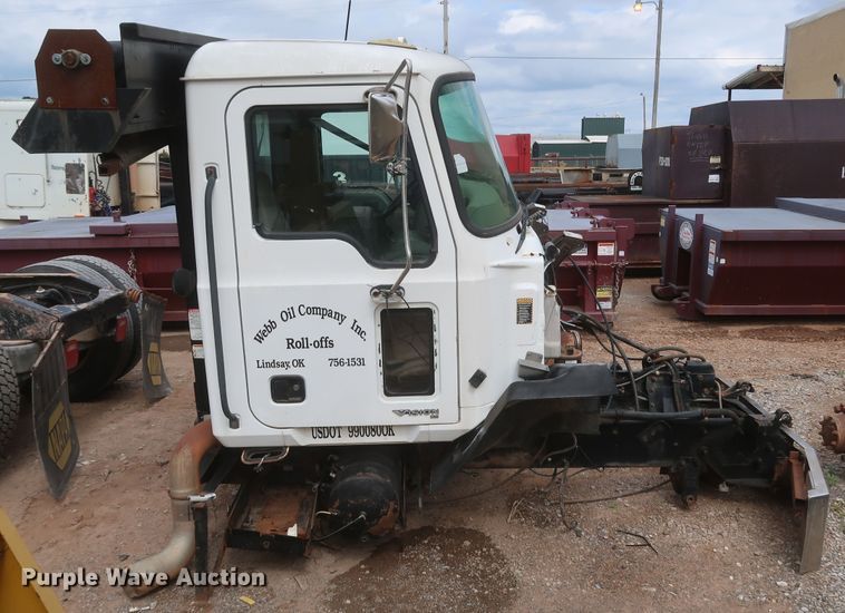image for item KR9802 2003 Mack CX612 Vision semi truck cab