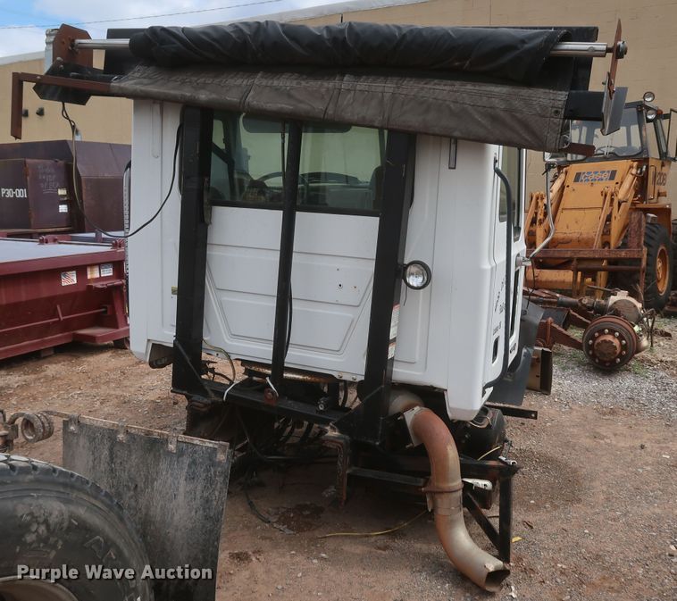 image for item KR9802 2003 Mack CX612 Vision semi truck cab