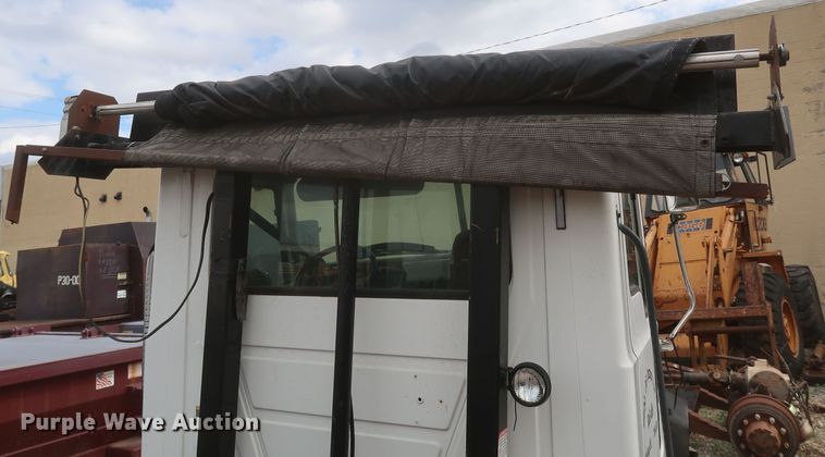 image for item KR9802 2003 Mack CX612 Vision semi truck cab