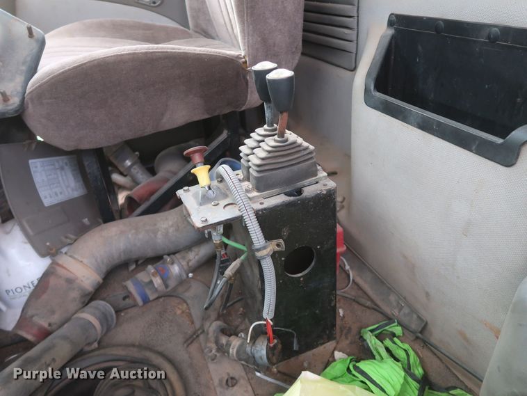 image for item KR9802 2003 Mack CX612 Vision semi truck cab