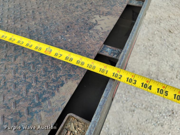 image for item KS9936 2005 Sterling LT9500  crane truck