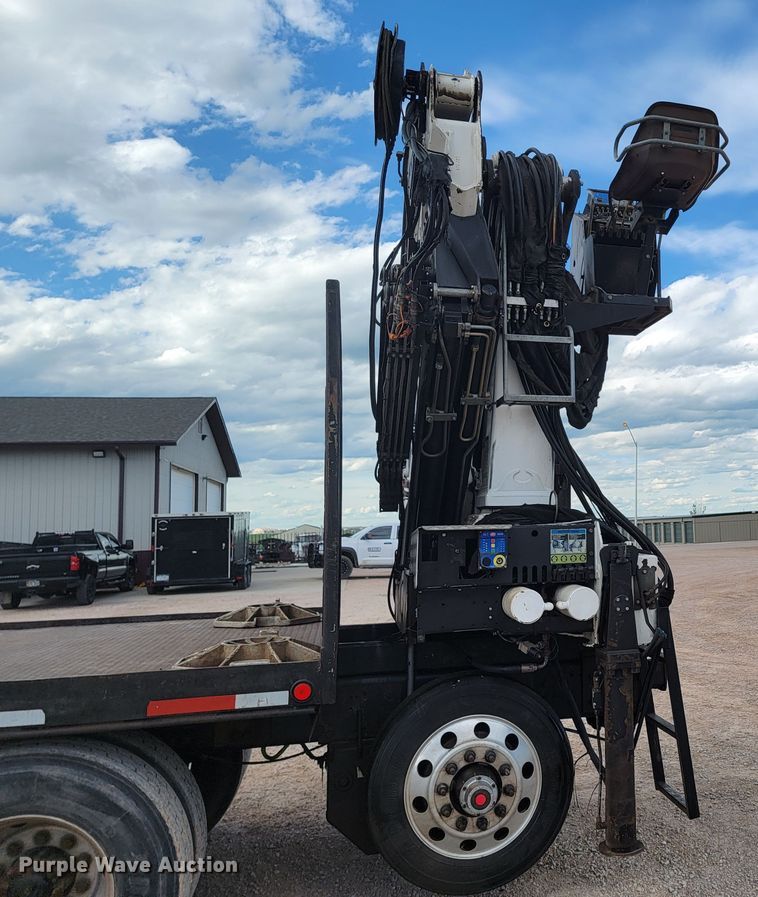 image for item KS9936 2005 Sterling LT9500  crane truck