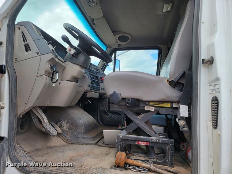 image for item KS9936 2005 Sterling LT9500  crane truck