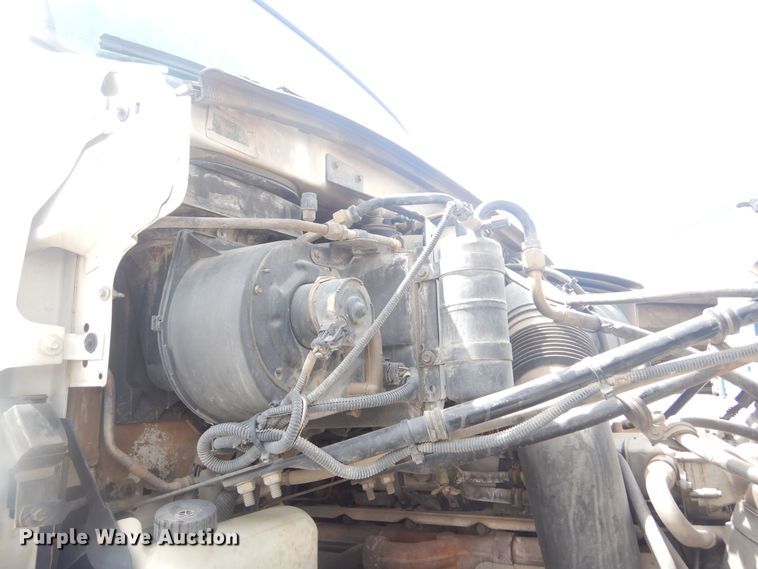 image for item KS9936 2005 Sterling LT9500  crane truck