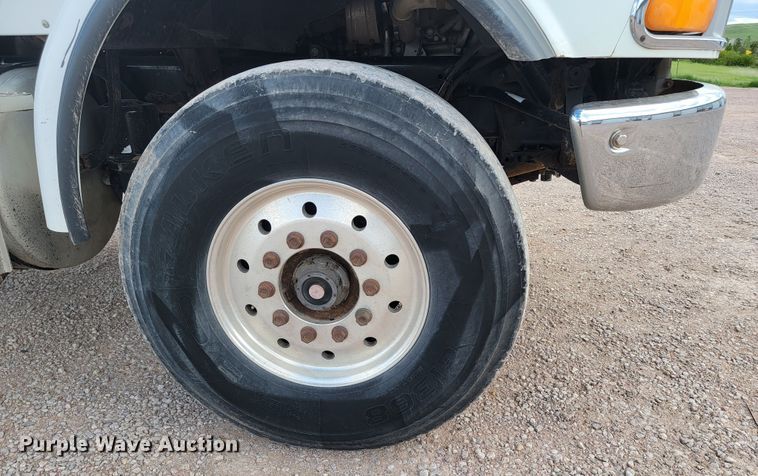 image for item KS9936 2005 Sterling LT9500  crane truck