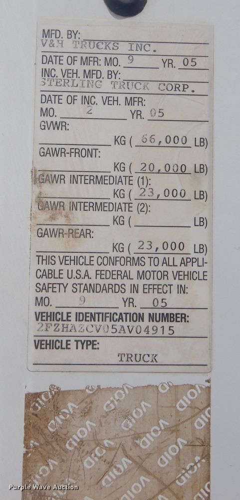 image for item KS9936 2005 Sterling LT9500  crane truck