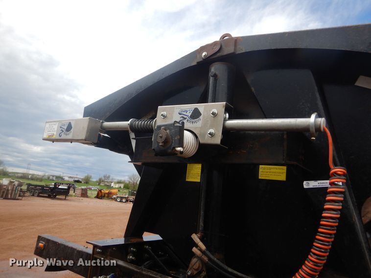 image for item KS9938 2006 Side Dump Industries DS42CCH1R2R11  side dump trailer