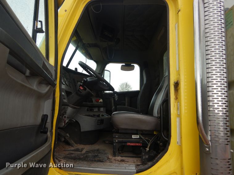 image for item KS9940 2011 Freightliner Coronado SD dump truck
