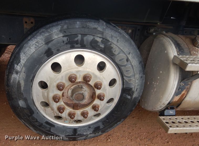 image for item KS9940 2011 Freightliner Coronado SD dump truck