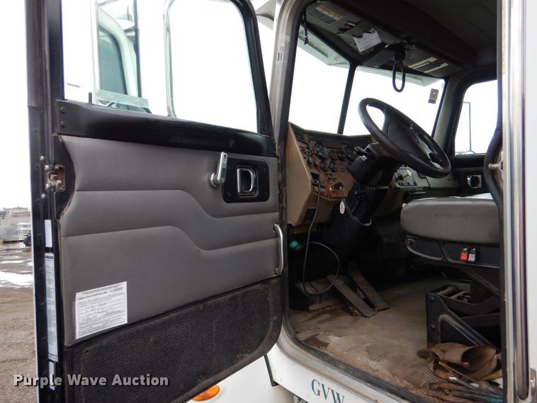 image for item LP9299 2008 Peterbilt 335  flatbed truck