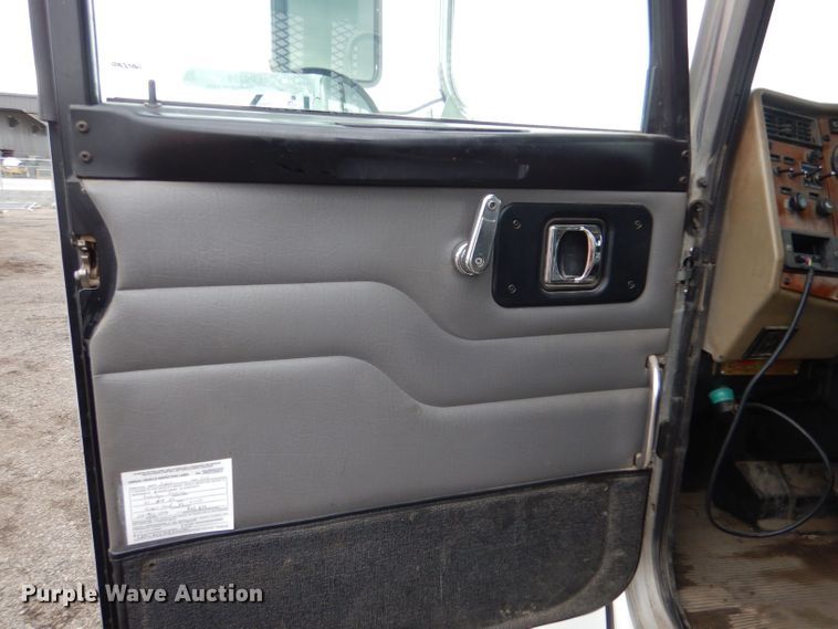 image for item LP9299 2008 Peterbilt 335  flatbed truck