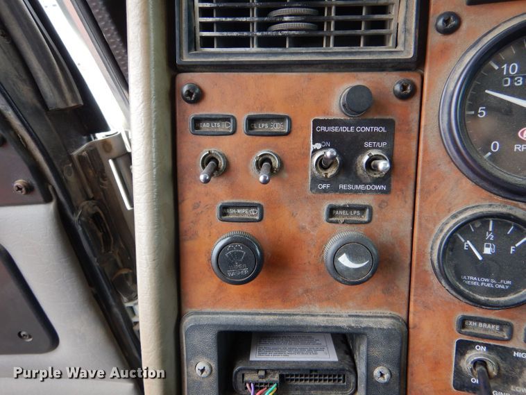 image for item LP9299 2008 Peterbilt 335  flatbed truck