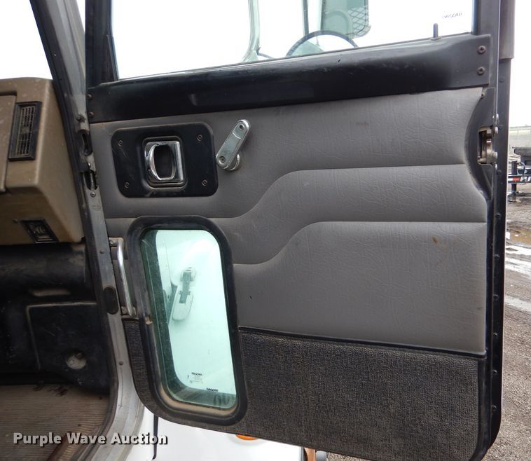 image for item LP9299 2008 Peterbilt 335  flatbed truck