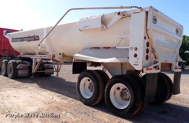 image for item LU9053 2017 MAC  end dump trailer